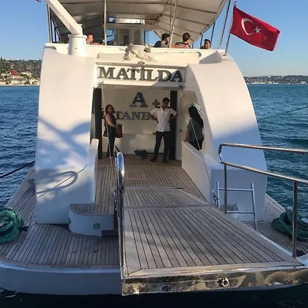 Båthotell Yalikavak Matilda Mega Yacth
